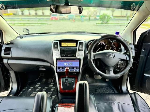 A picture of TOYOTA HARRIER BEI MIL 32.8 tu YEAR 2005 Cc 2360