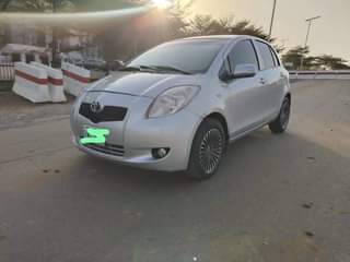 A picture of 2005 Toyota Yaris Manual