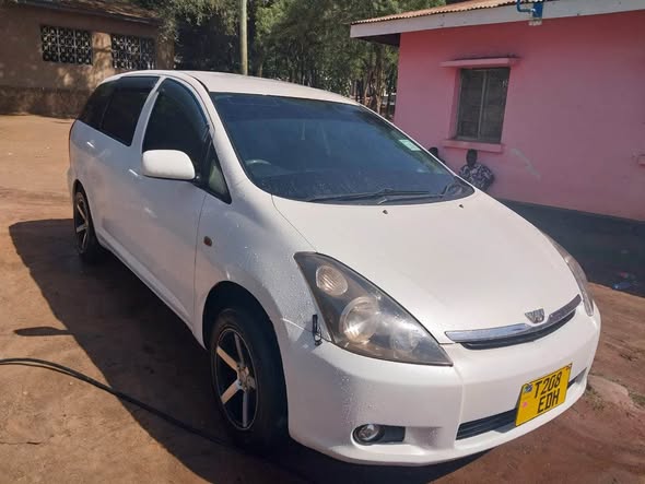 A picture of TOYOTA WISH 16 500 000