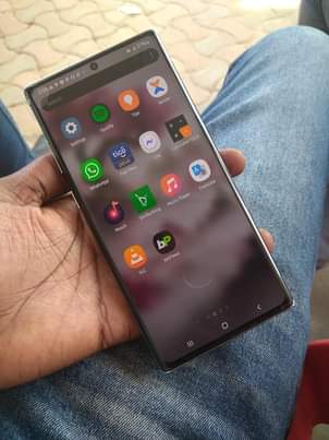 A picture of Samsung note 10