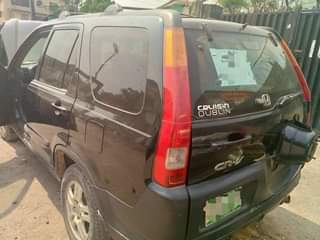 A picture of Honda CR V 04