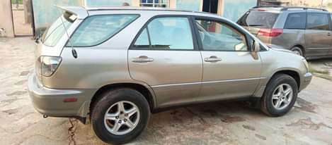 A picture of Lexus 300 For sale for sale in good condition Gear