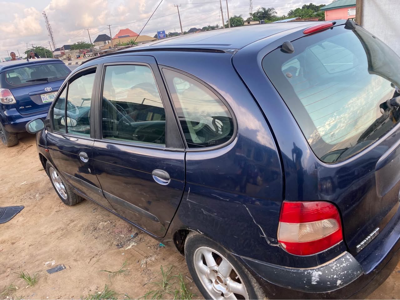 A picture of Very clean Renault available as seen