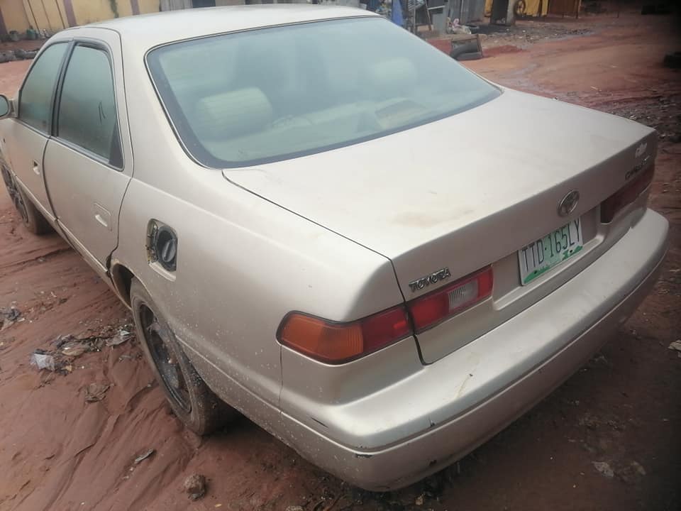 A picture of Used TOYOTA CAMRY 2000