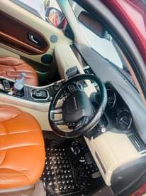 A picture of Range rover evoque