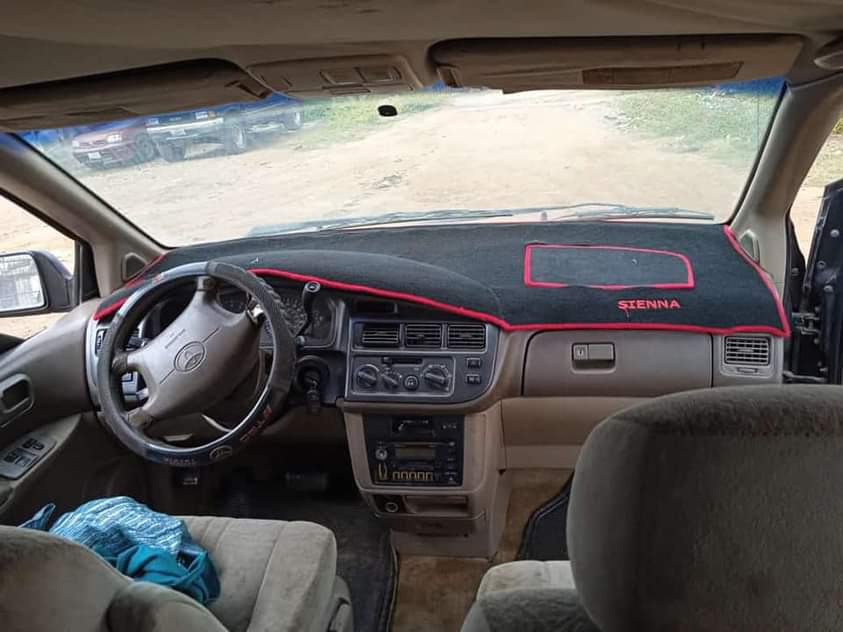 A picture of Toyota Sienna