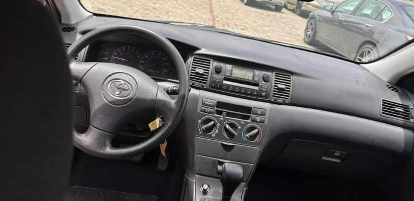 A picture of TOYOTA COROLLA 2005 OBAMA