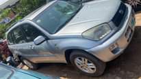 A picture of RAV4 2004 2005 super clean