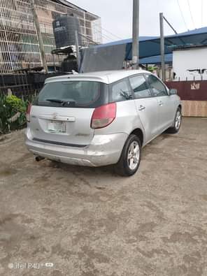 A picture of Toyota matrix 04 Pure first body Ac chilling Gear But