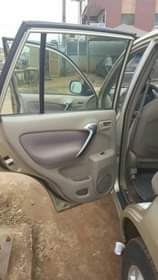 A picture of 03 rav4