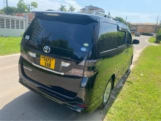 A picture of Toyota vellfire