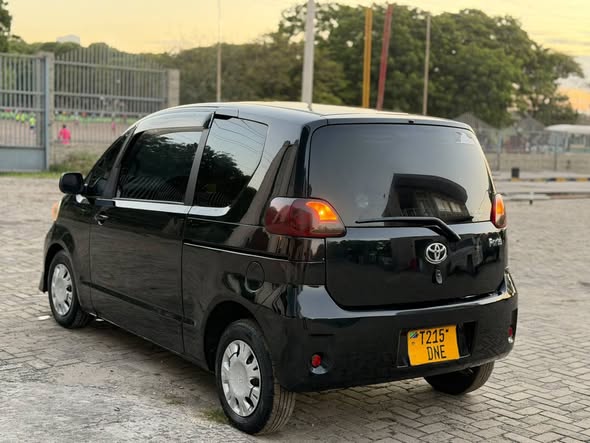 A picture of TOYOTA PORTE