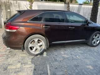 A picture of Registered 2011 Toyota venza V6 keyless entry with Pano roof
