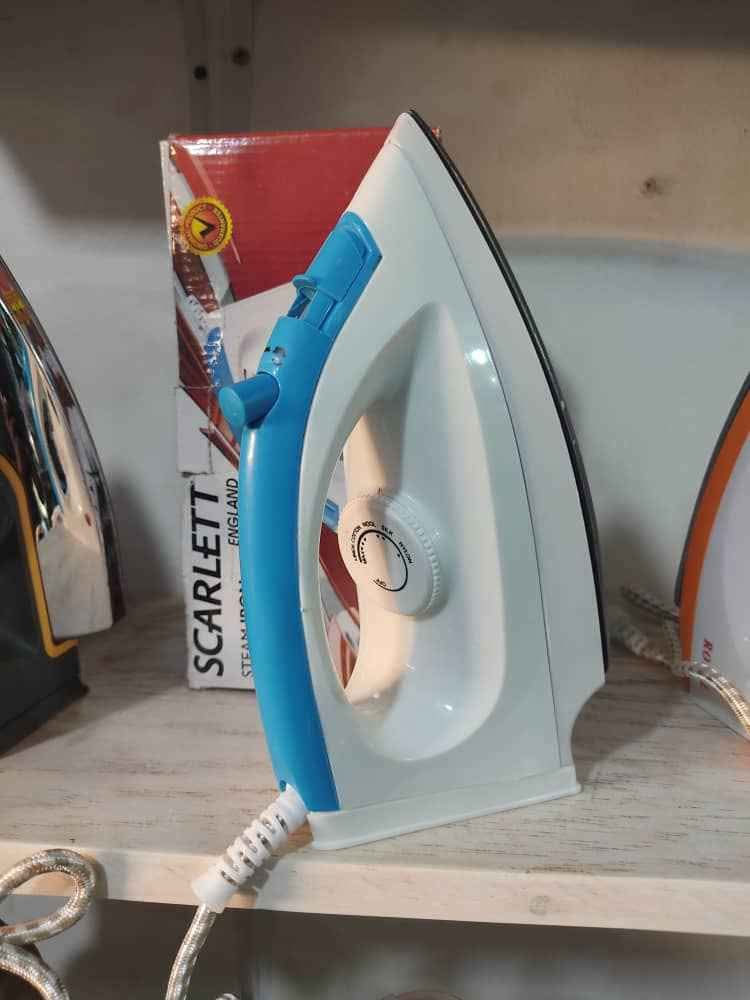 A picture of Scarlett steam iron