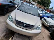 A picture of Tokunbo Lexus Rx330 2005 model Available