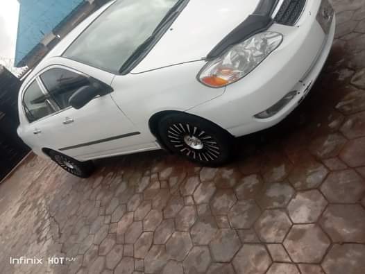 A picture of Toyota Corolla 06 Model first Body Engine Gear AC Work