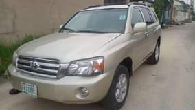 A picture of Toyota Highlander 2004 model 3 row first body pam
