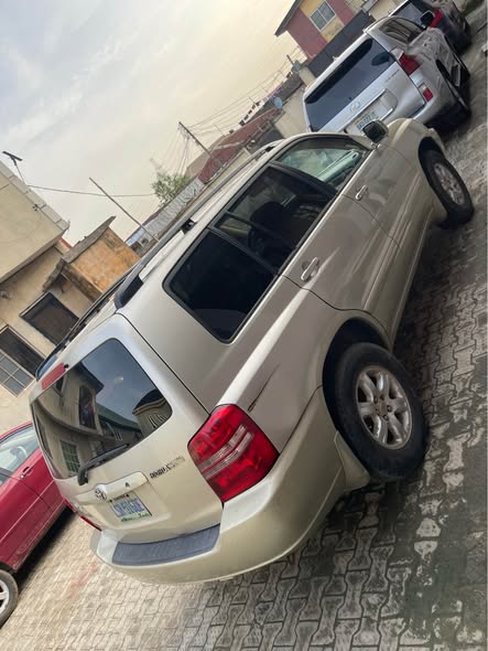A picture of Engine and gearbox A C working perfect 07035176564
