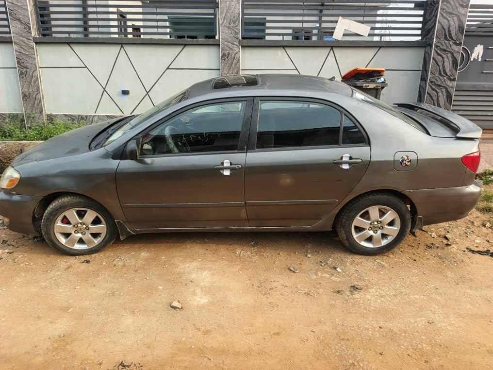 A picture of TOYOTA COROLLA 05