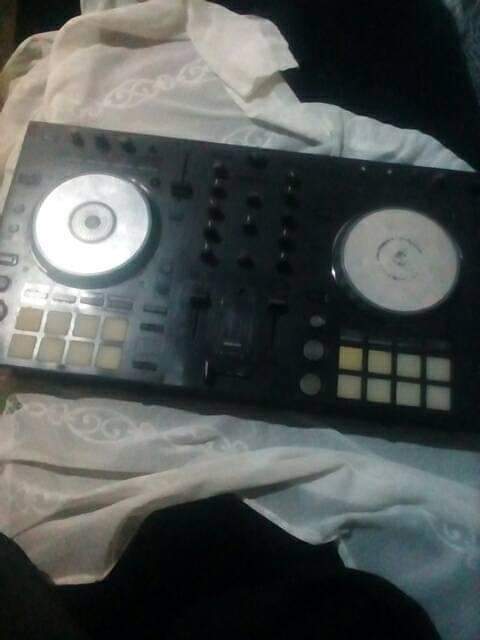 A picture of Pioneer ddj sr