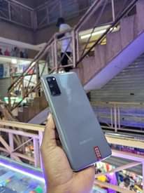A picture of Samsung galaxy s20 5G
