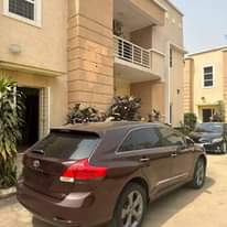 A picture of 2010 Toyota venza 2010 model