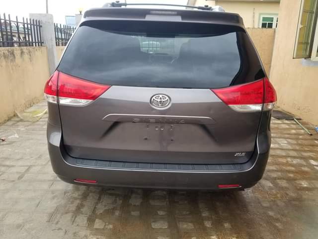 A picture of Tokunbo 2011 Toyota sienna