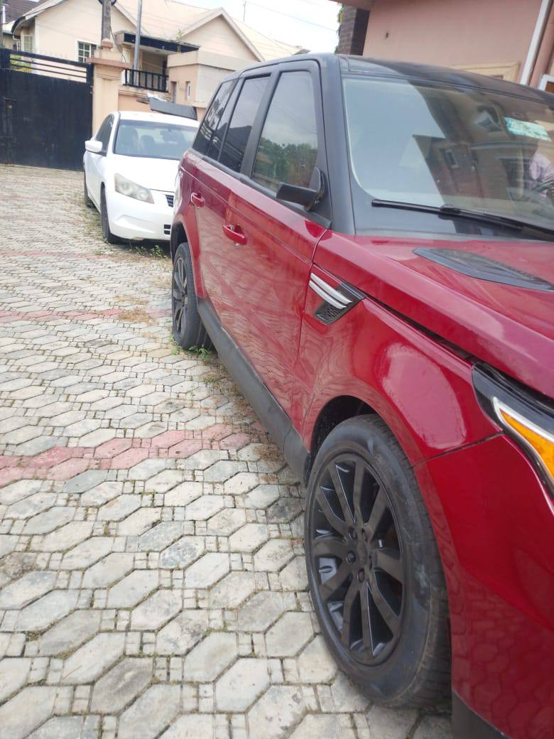 A picture of Range Rover upgraded 012 Price 3 5m negotiable Engine gear