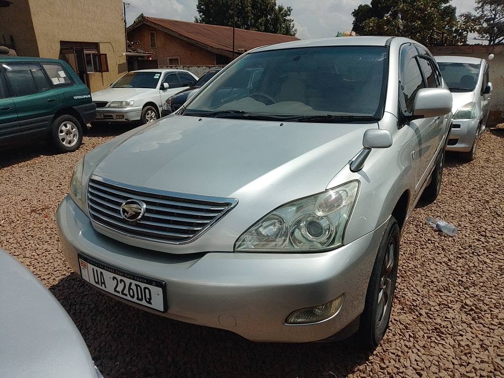 A picture of Toyota harrier 35 millions negotiable CALL 0786 92 82 59