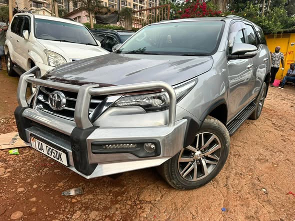 A picture of TOYOTA FORTUNER Diesel Engine 7 Seater Push 2 Start Leather