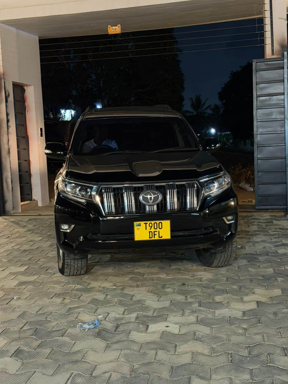 A picture of LAND CRUISER PRADO 150