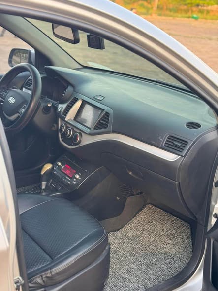 A picture of FOREIGN USED KIA RIO 2013