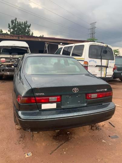 A picture of 1999 Toyota camry Tiny light for sale Engine is Gear