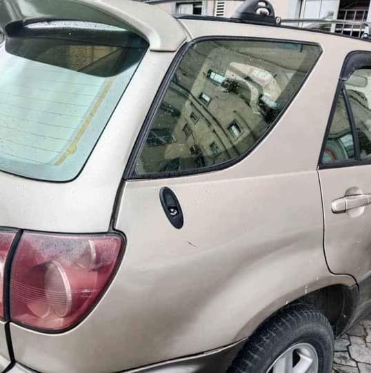 A picture of Lexus RX 300 for sale