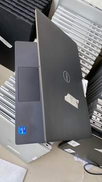 A picture of Dell latitude 7320
