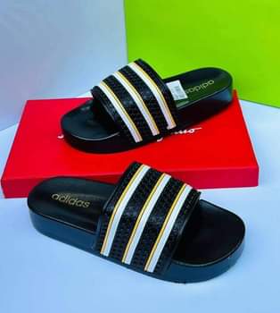 A picture of Sendo Adidas org Tsh . 24000