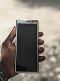 A picture of Sony experia 8