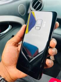 A picture of SAMSUNG S9