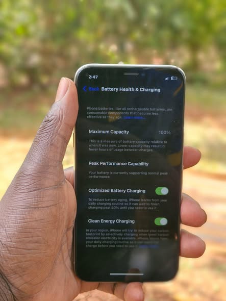 A picture of Iphone x on sell