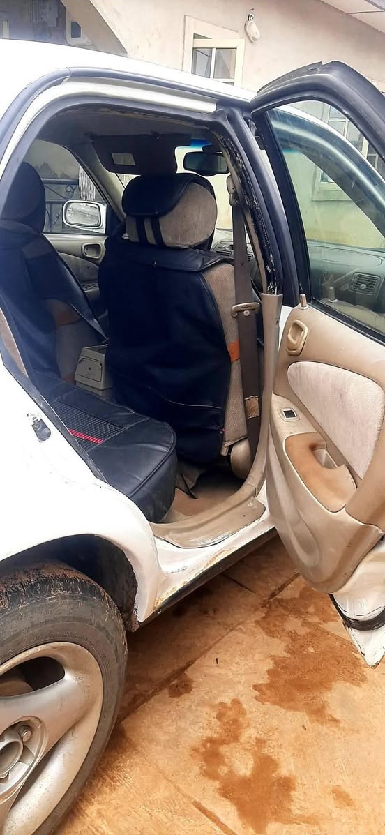 A picture of 2001 Toyota corolla