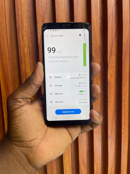 A picture of Samsung S9 128GB Price 85 000 K koo infinix tower