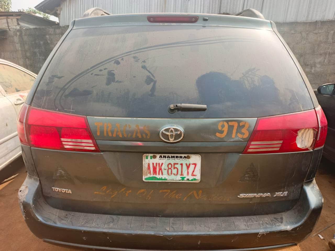 A picture of Toyota sienna 2005