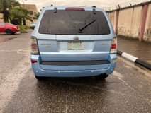 A picture of very sharp FORD Escape XLT 4WD 3.0 2008 model Engine