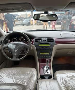 A picture of Lexus ES330 2004 First body nothing to fix Buy and