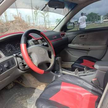 A picture of Toyota Camry aka drop light