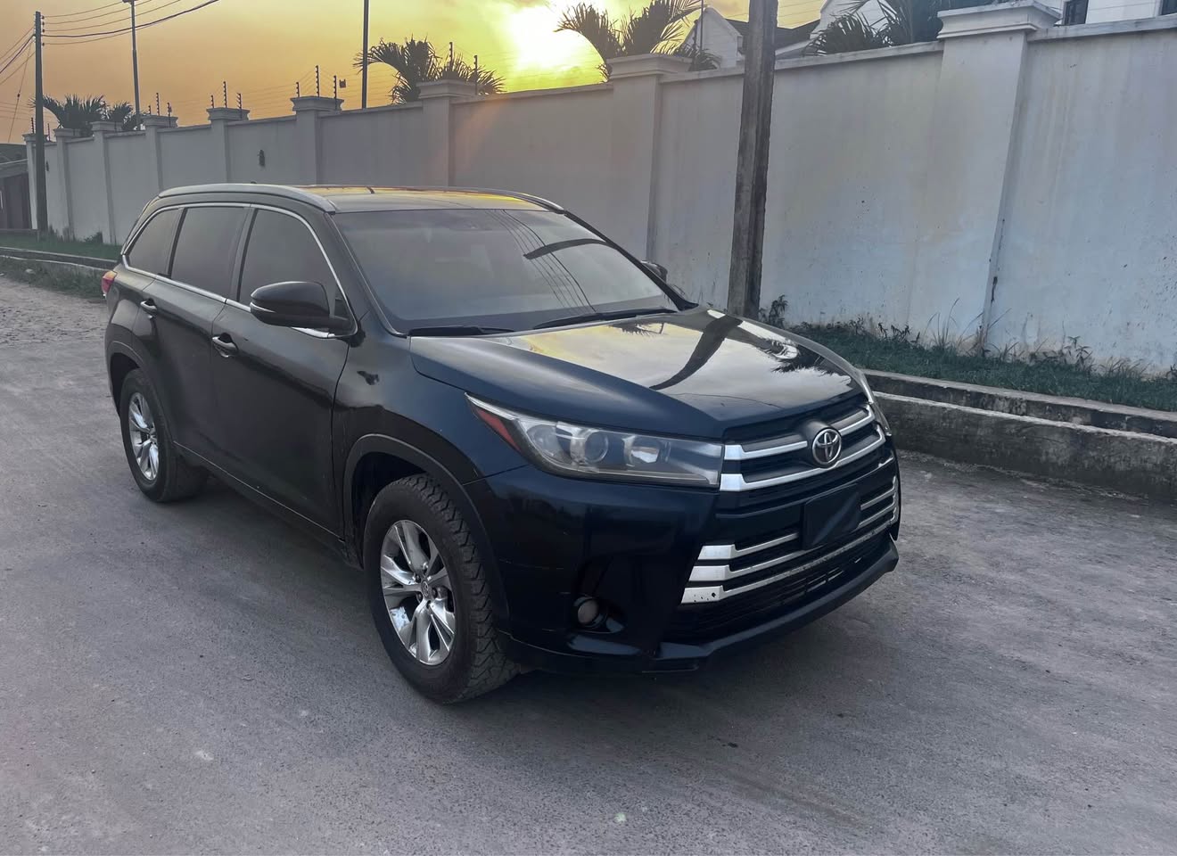 A picture of TOYOTA HIGHLANDER 016 LE