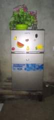 A picture of BOSS FRIJ MIN KALI SANA BEI 240K MAONGEZI 0675486694
