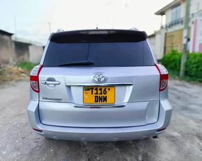 A picture of TOYOTA VANGUARD BEI...........24M KALI SANA 7SEATS Mwaka 2008 Engine 236