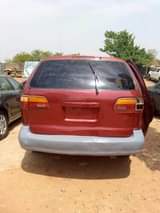A picture of Toyota Sienna 2002