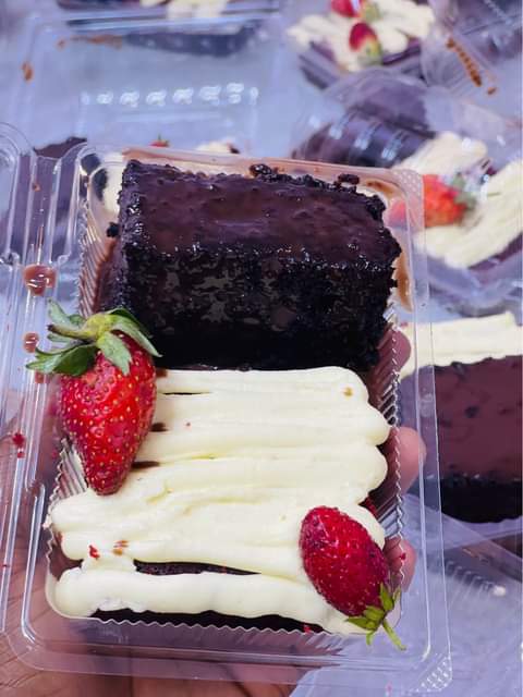 A picture of Cakes zina uywa kila siku kwa 6000